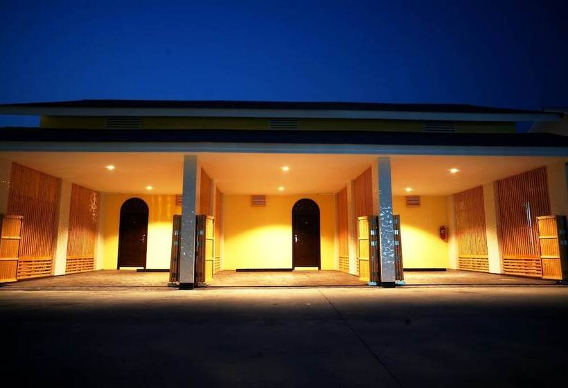 호텔 Roses Hua Hin