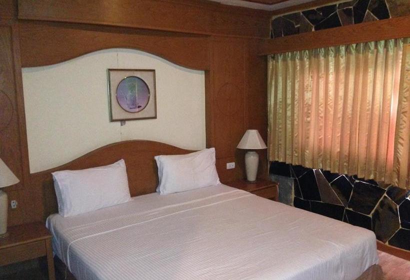 Отель Ruen Thai Guesthouse Patong