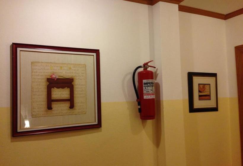 Отель Ruen Thai Guesthouse Patong