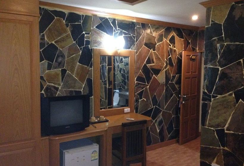 Отель Ruen Thai Guesthouse Patong