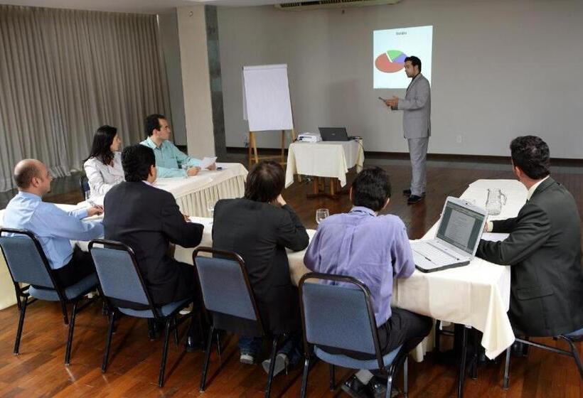 فندق Serrano Residencial