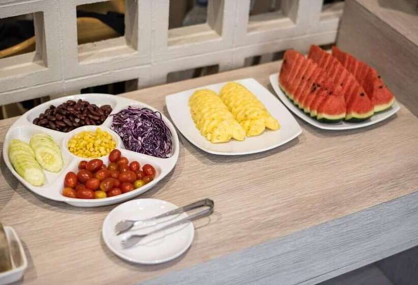 هتل Sugar Ohana Poshtel
