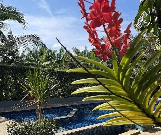 هتل The Fong Krabi Resort