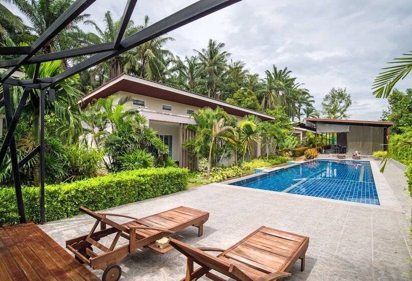 هتل The Fong Krabi Resort
