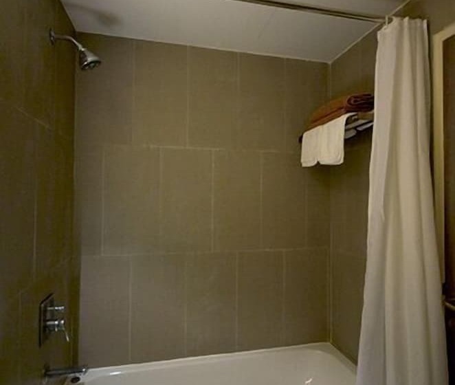 בית מלון כפרי The Present Sathorn