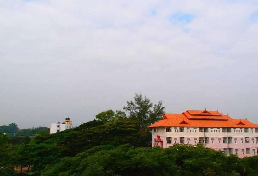 Отель Tikky Place