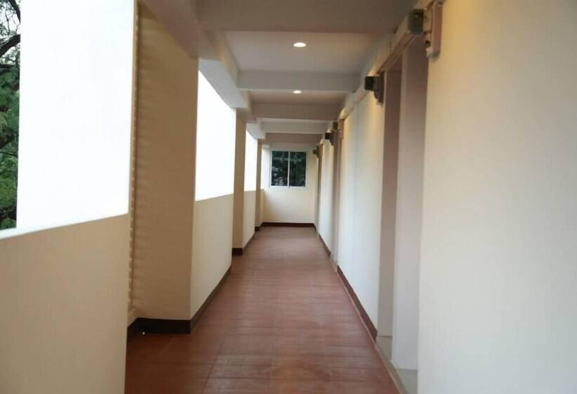 Отель Tikky Place