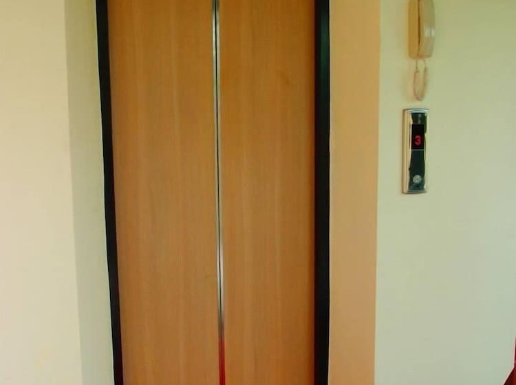 Отель Tikky Place