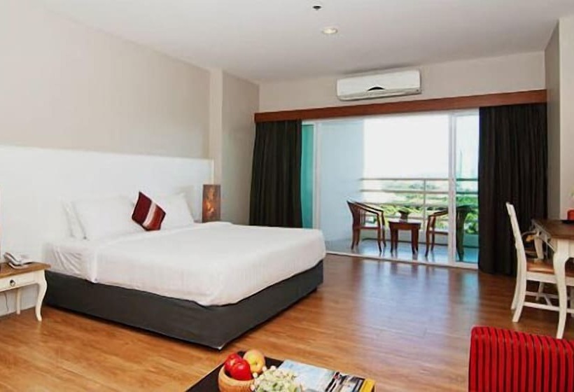 فندق V8 Seaview Jomtien