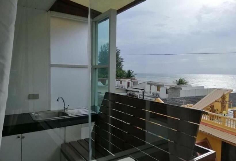 Catnip Seaside Hotel&cafe