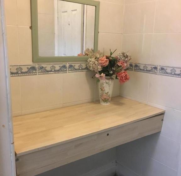 בית מלון כפרי White Lodge Inn