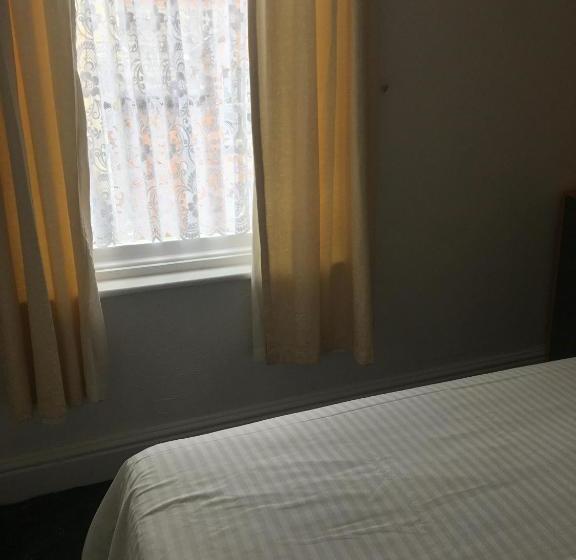 בית מלון כפרי White Lodge Inn