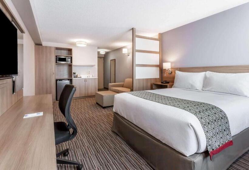 Microtel Casselman