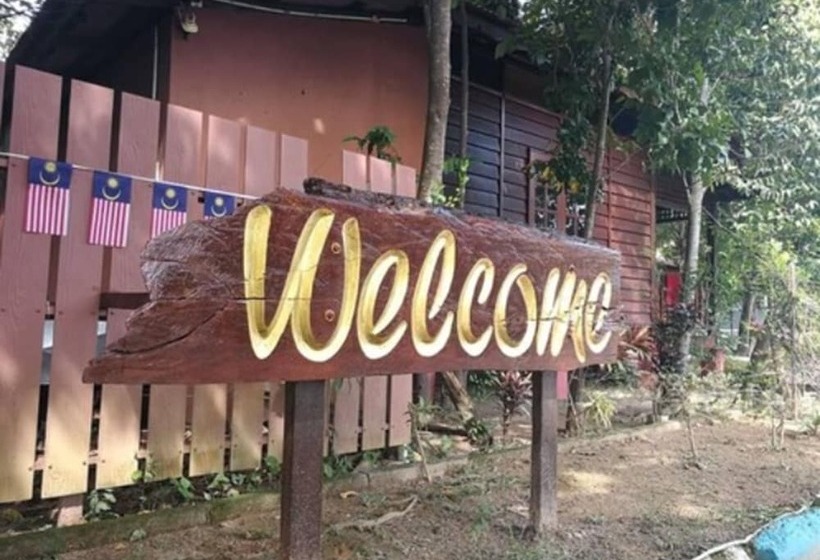 مُتل Shell Out Cenang Beach Resort