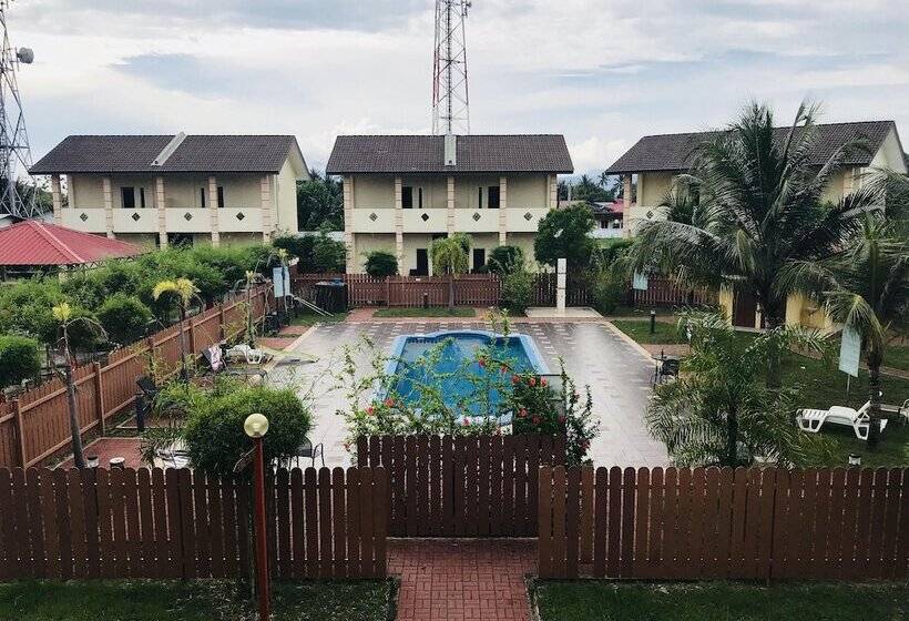 مُتل Shell Out Cenang Beach Resort