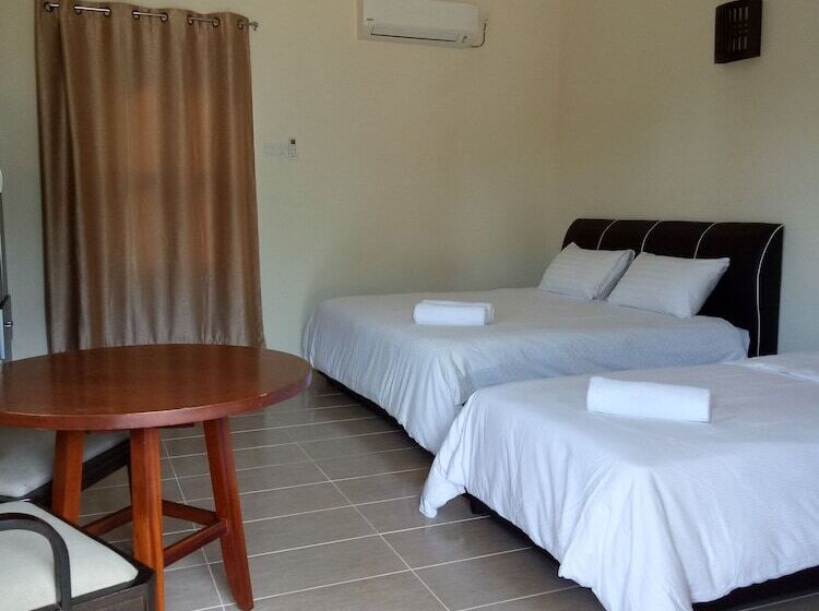 פנסיון Padimas Villa @datai Valley