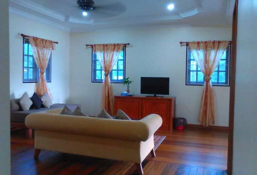 פנסיון Padimas Villa @datai Valley