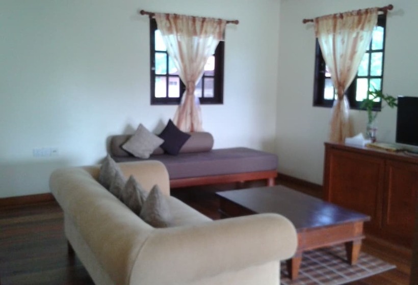 פנסיון Padimas Villa @datai Valley