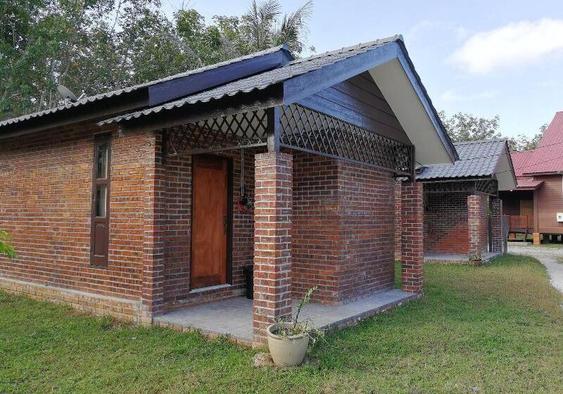 פנסיון Padimas Villa @datai Valley