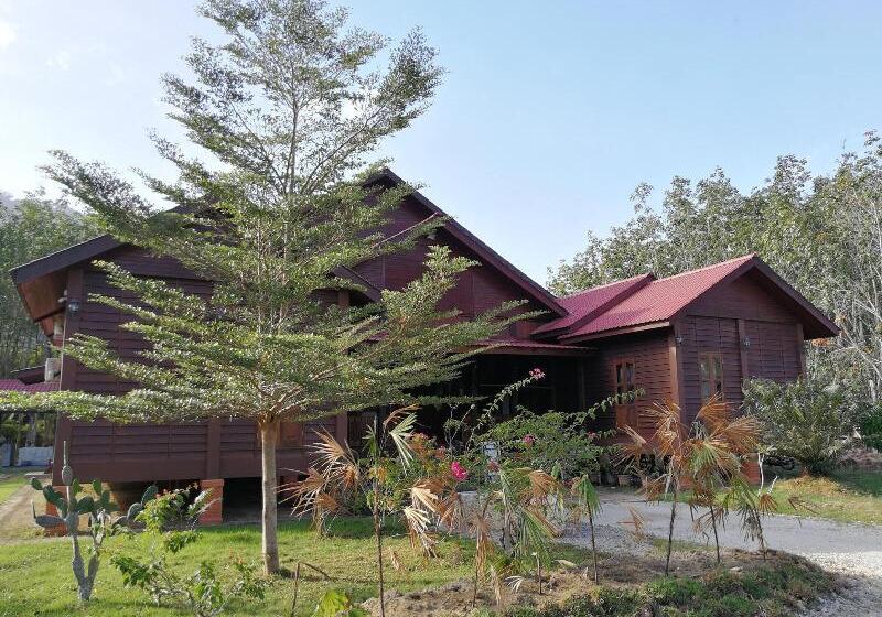 פנסיון Padimas Villa @datai Valley