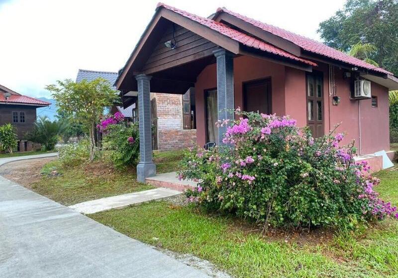 פנסיון Padimas Villa @datai Valley