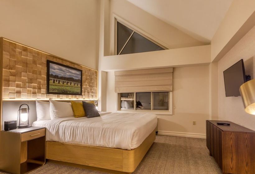 منتجع Grand Cascades Lodge