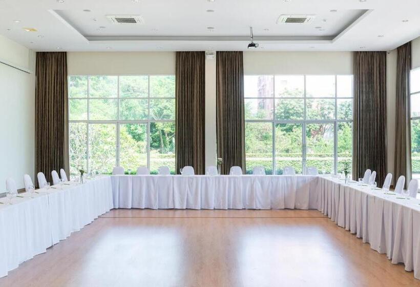 Silathip Huahin Serviced Apartment &