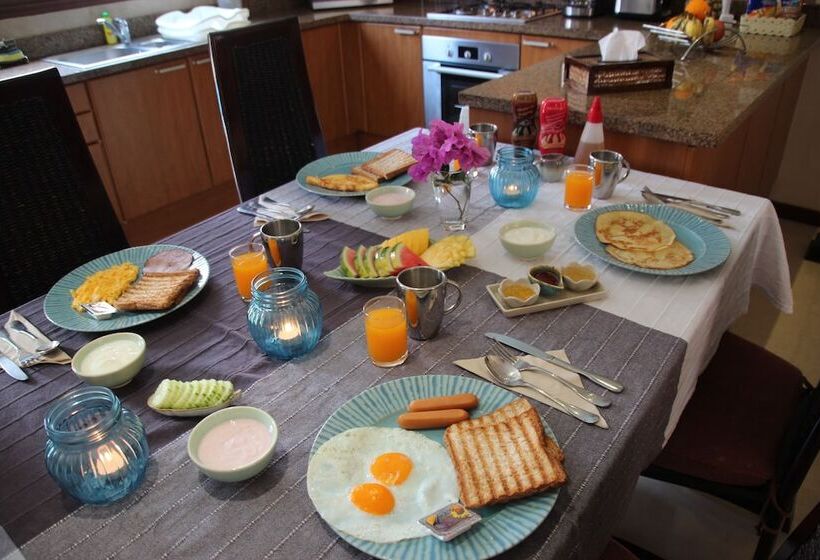 Sibaja Palms Sunset Beach Luxury Villa