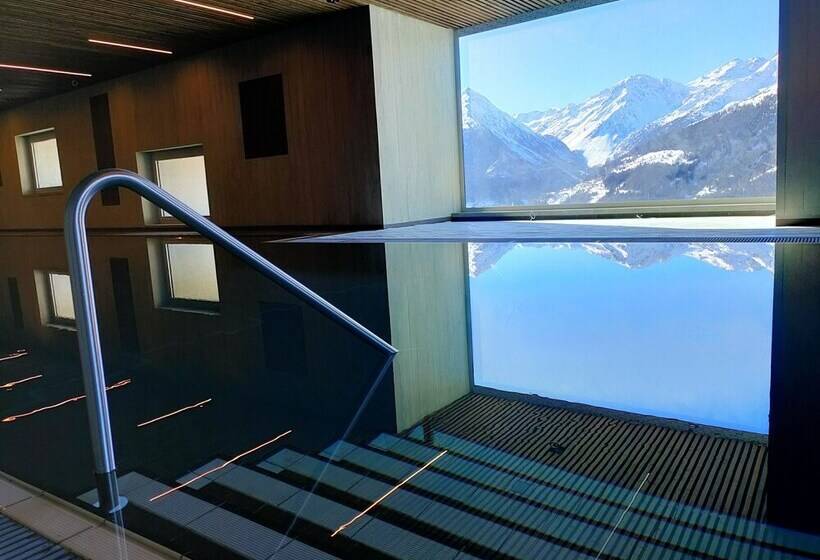 فندق صغير Grand Hotel Du Cervin   Auberge De Jeunesse Et Spa