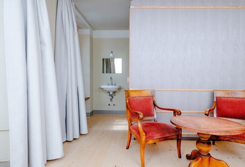 فندق صغير Grand Hotel Du Cervin   Auberge De Jeunesse Et Spa