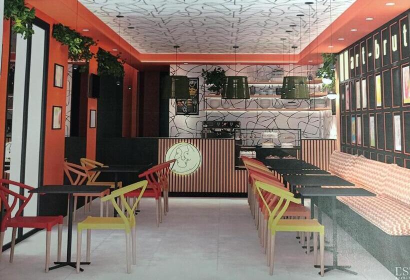 旅馆 Residencial Art Brut