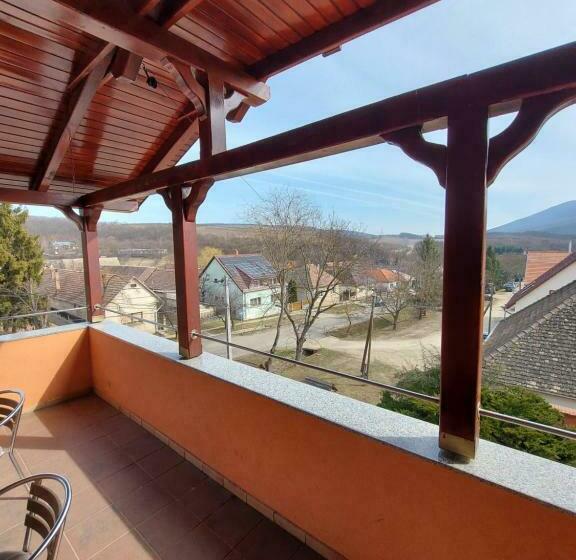 ユースホステル Szepi Fogadó Szendehely