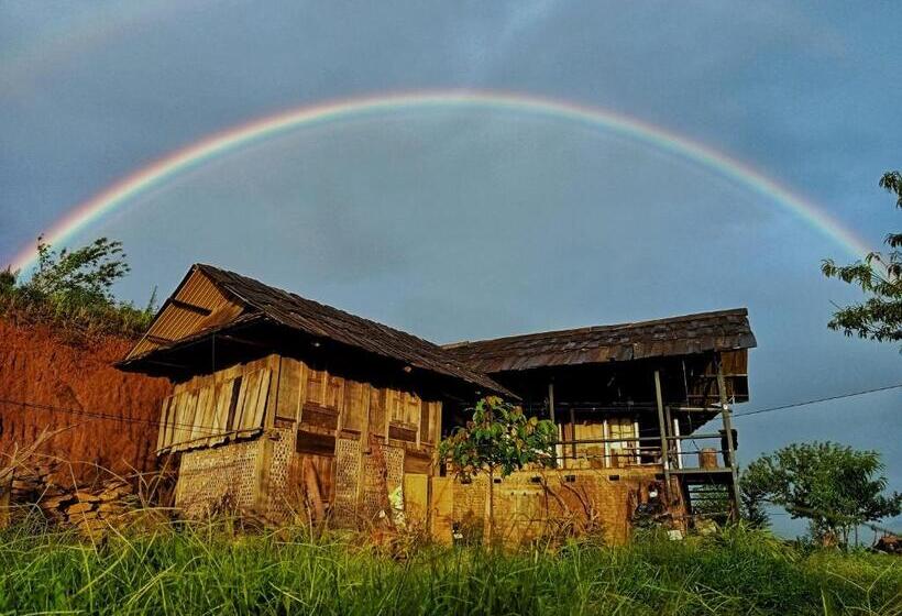 تختخواب و صبحانه A Su Homestay Mù Cang Chải