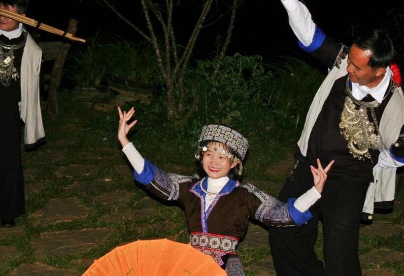 تختخواب و صبحانه A Su Homestay Mù Cang Chải