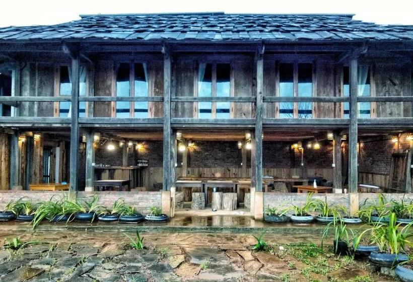 تختخواب و صبحانه A Su Homestay Mù Cang Chải