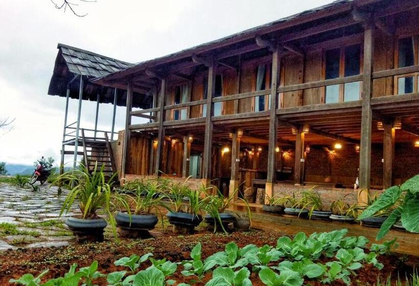 تختخواب و صبحانه A Su Homestay Mù Cang Chải