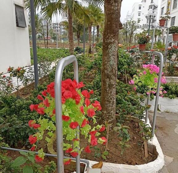 تختخواب و صبحانه Khách Sạn Xanh Tốt Flc Sầm Sơn