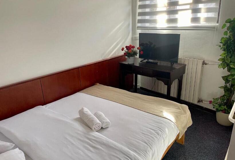 تختخواب و صبحانه Sobe Na Jošanici