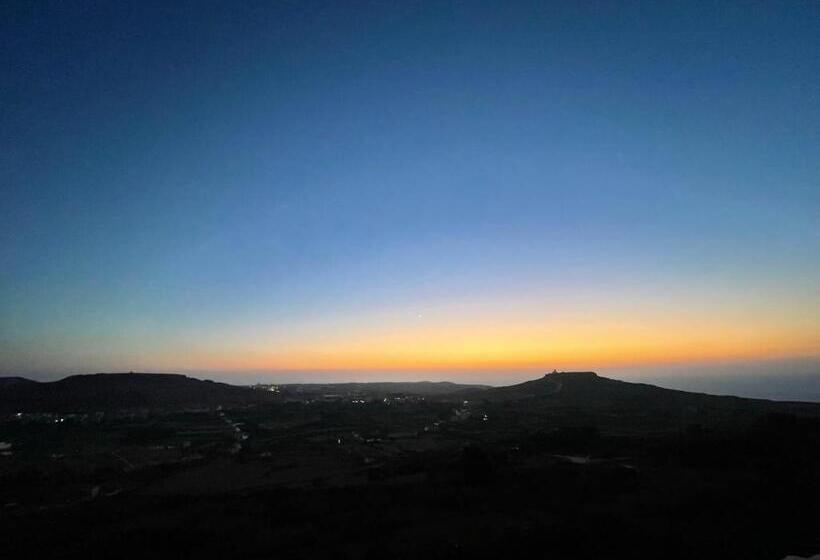 تختخواب و صبحانه Ta Pinu Spa Suite Luxury Heritage Living