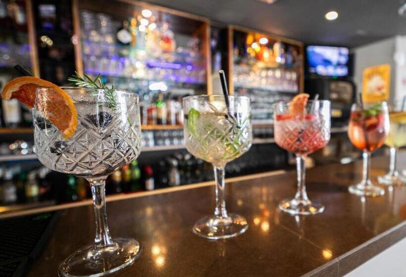 تختخواب و صبحانه Ta Pinu Spa Suite Luxury Heritage Living