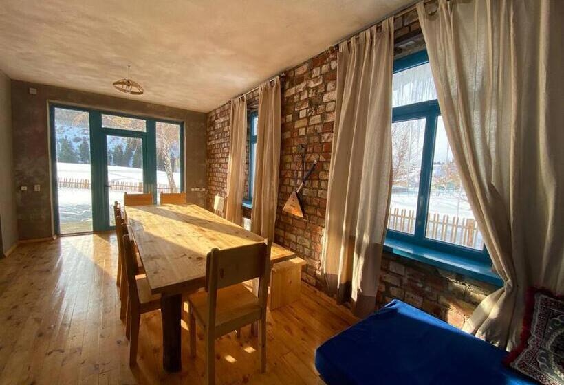 Darya Hostel Jyrgalan