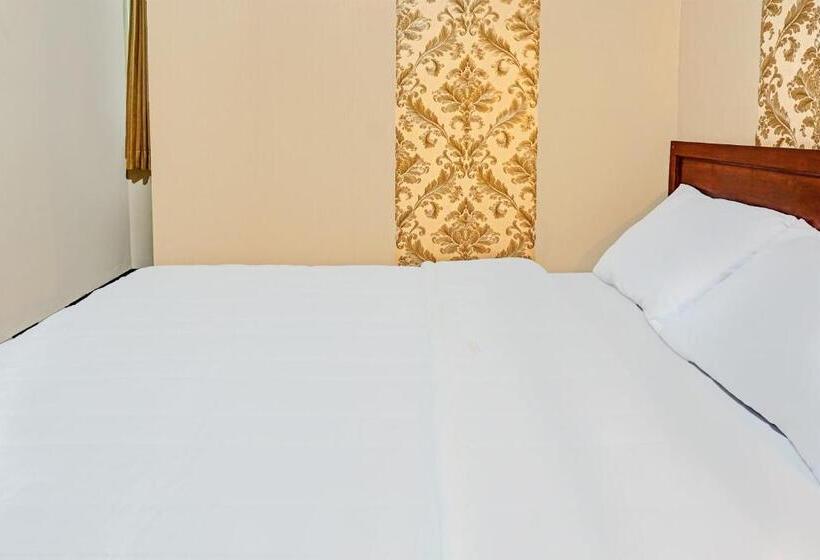 בית מלון כפרי Capital O 92228 Cozy Bromo Homestay