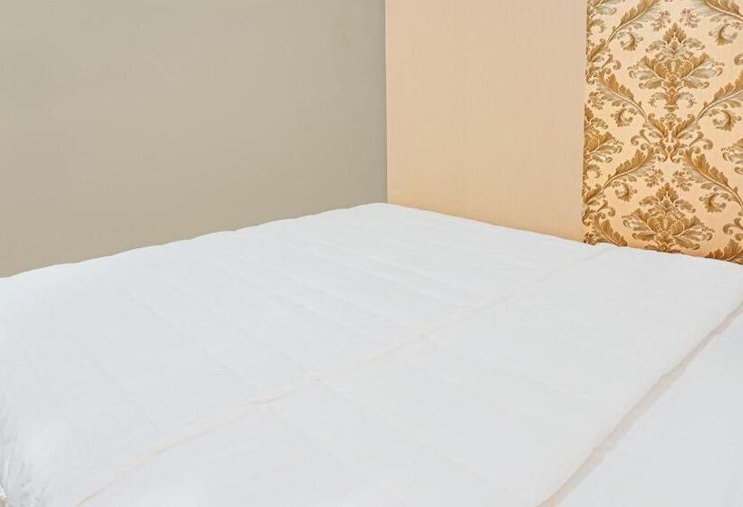 בית מלון כפרי Capital O 92228 Cozy Bromo Homestay