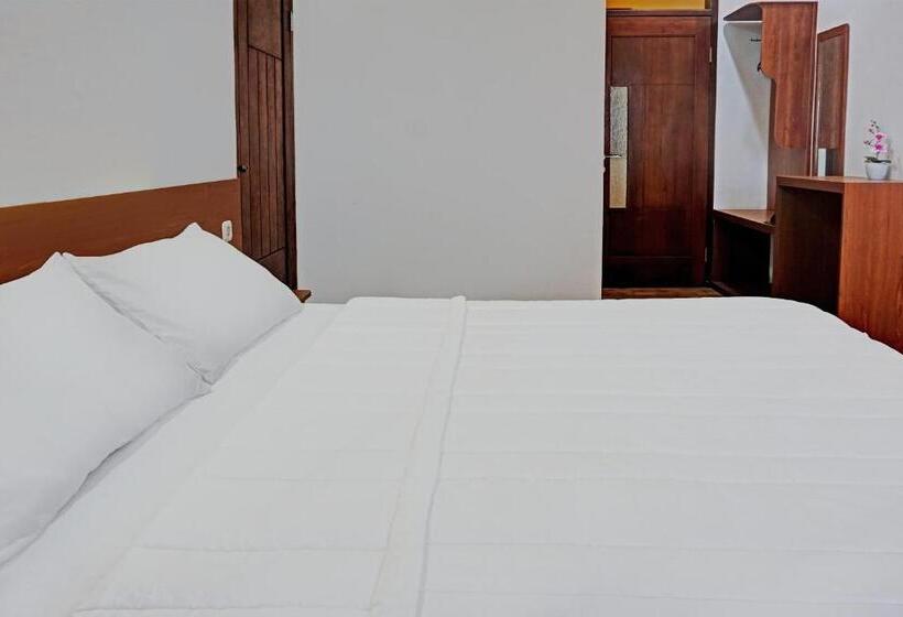 בית מלון כפרי Capital O 92228 Cozy Bromo Homestay