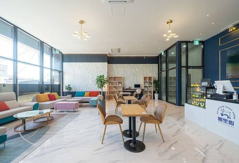 בית מלון כפרי Gangneung Chonpines Ocean Suites