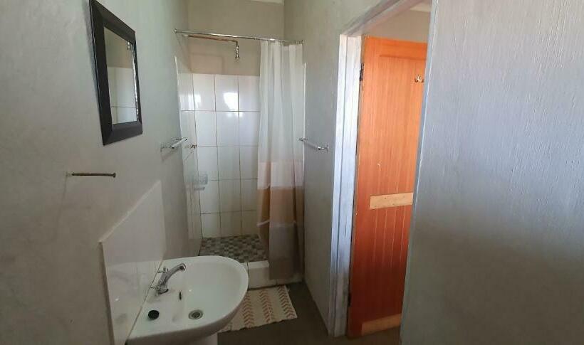 בית מלון כפרי Drakensberg Bush Lodge And Backpackers