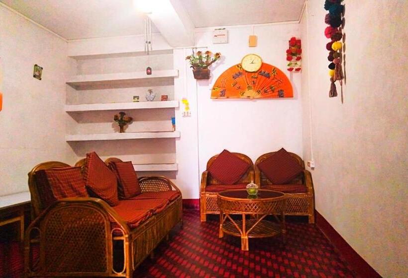 호텔 Oyo Home Hamipaleenza Homestay