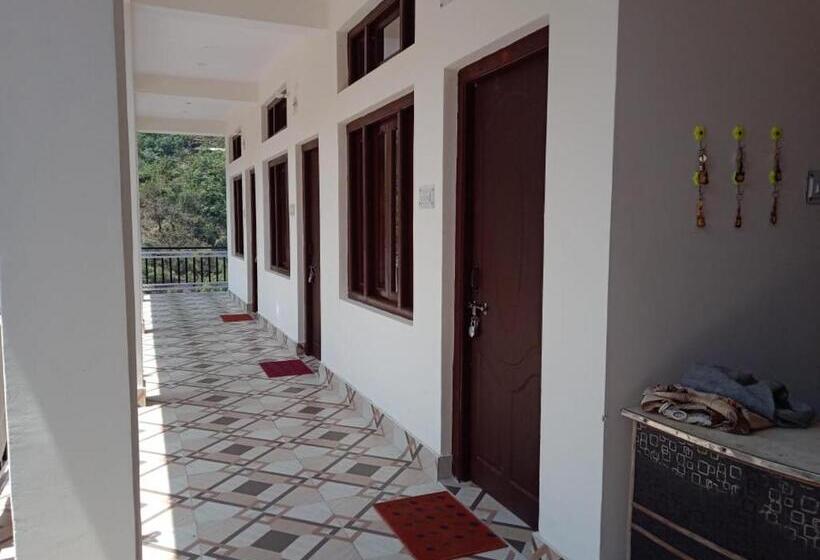 בית מלון כפרי Raj Palace