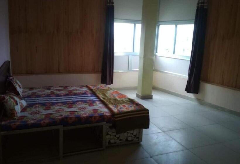 Hotelli Spot On Stacy Guest House