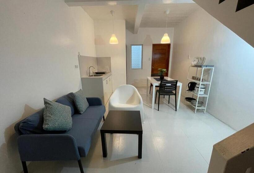 호텔 Sto Niño Residences Lucena City